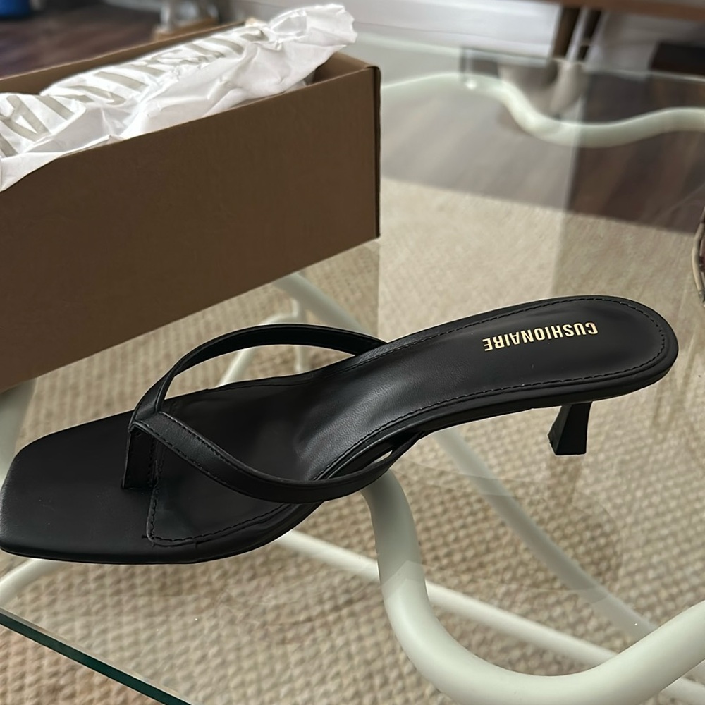 BRAND NEW flip flop heels